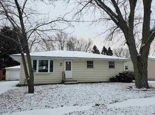 8015 Scott Ln, Machesney Park, IL 61115