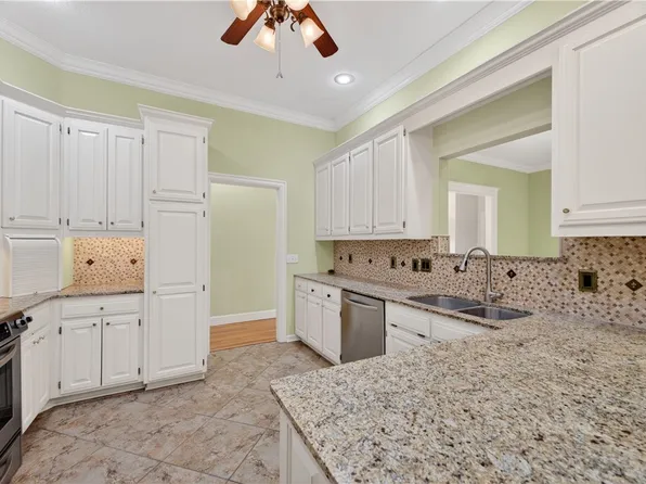 8176 Top Flite Cir, Rogers, AR 72756