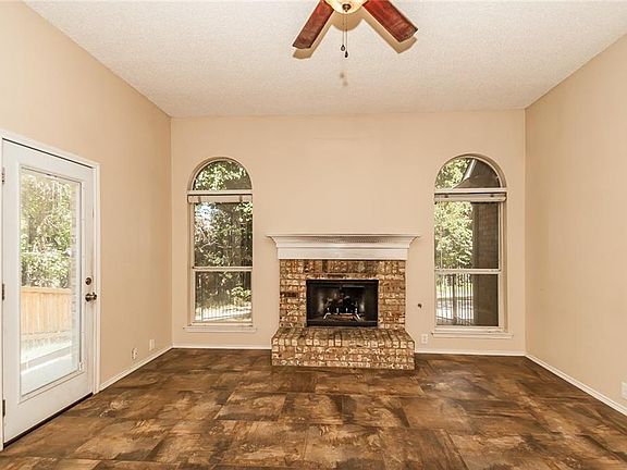 3rd image of 306 Bardwell Dr