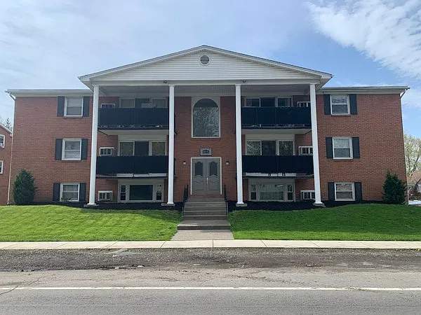 Center Road — Photo 1