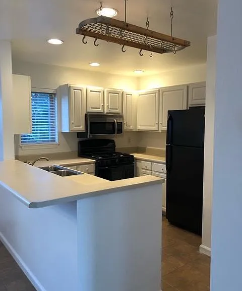 107 Sweet Cherry Ct — Photo 2