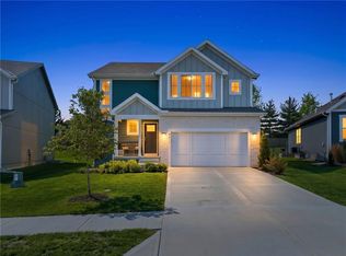 9017 SW 9th St, Blue Springs, MO 64064