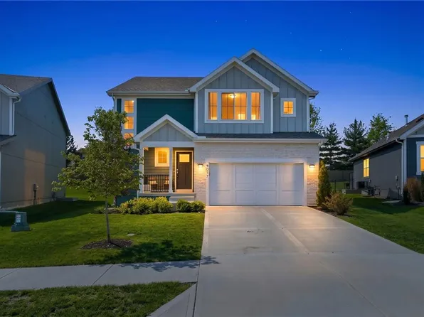 9017 SW 9th St, Blue Springs, MO 64064