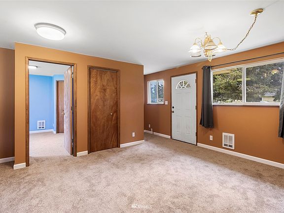 4th image of 8735 Thuja Ave SE
