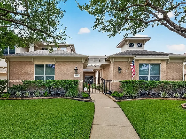 5934 Solar Point Ln — Photo 1