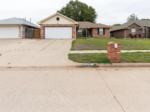 9123 Orange Dr, Midwest City, OK 73130