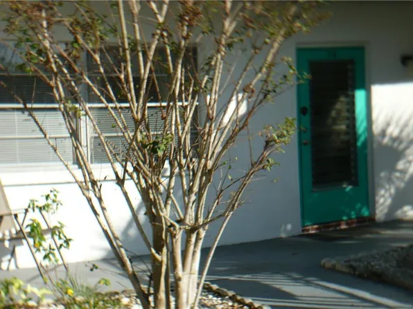 5875 21st St N APT 8, Saint Petersburg, FL 33714