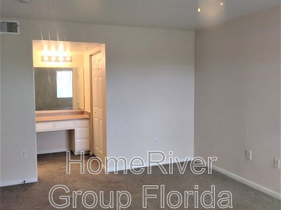 4th image of 131 SW Palm Dr APT 304