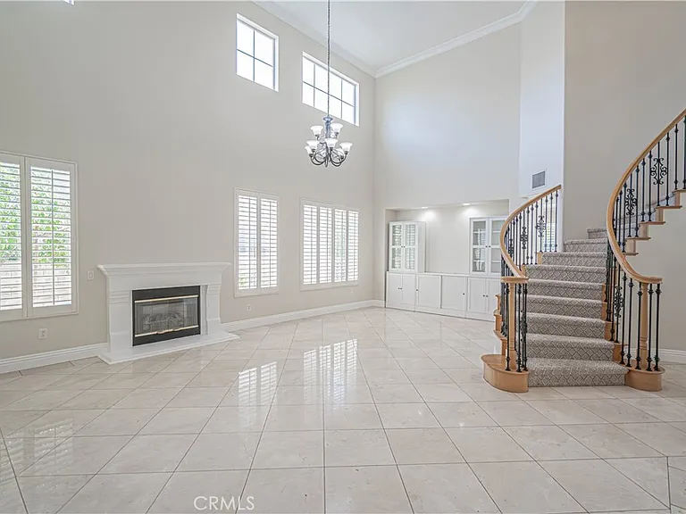 25910 Tennyson Ln — Photo 4