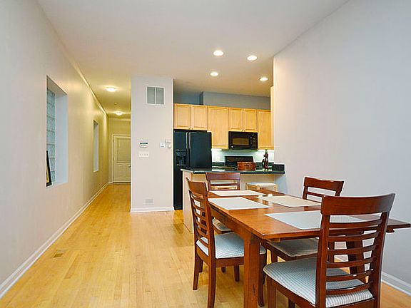 5th image of 3312 N Clifton Ave #1