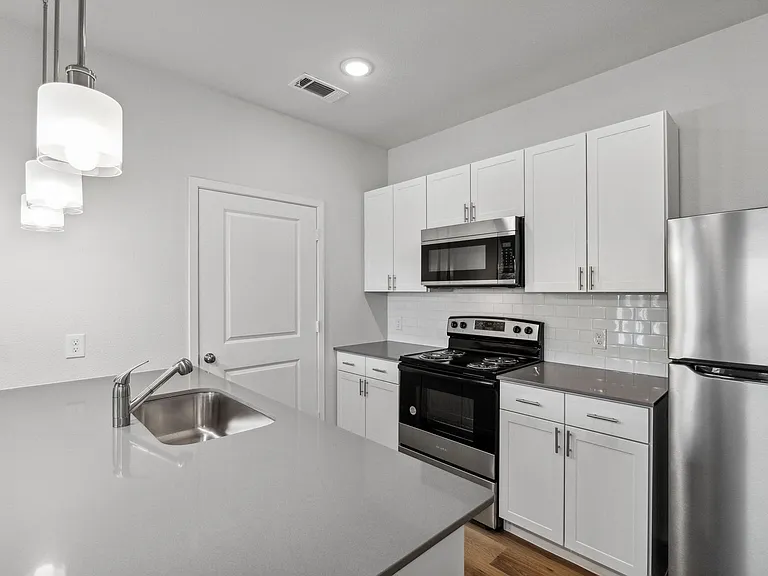Stone Creek Flats - Brand New Apartments in Sherman, Texas — Photo 42