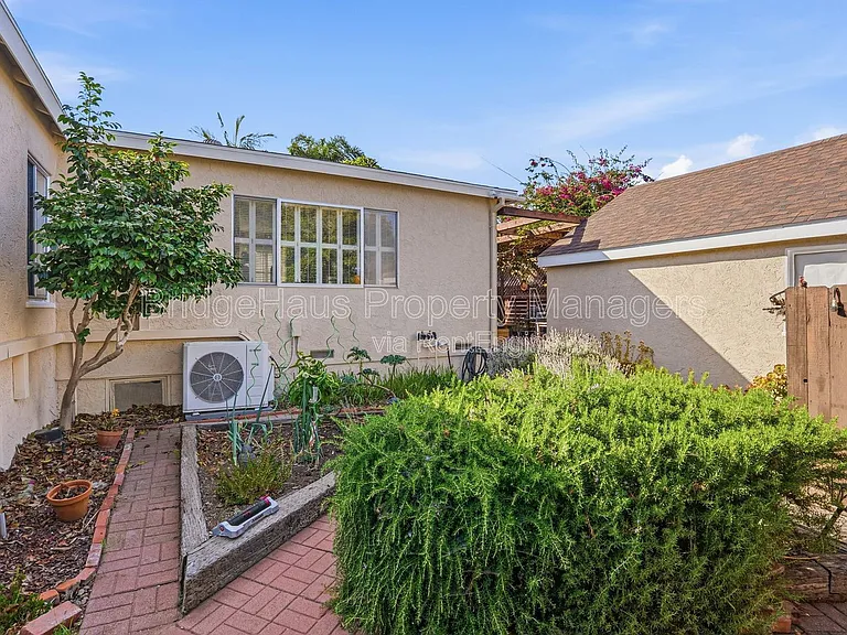 3204 Ingelow St — Photo 40