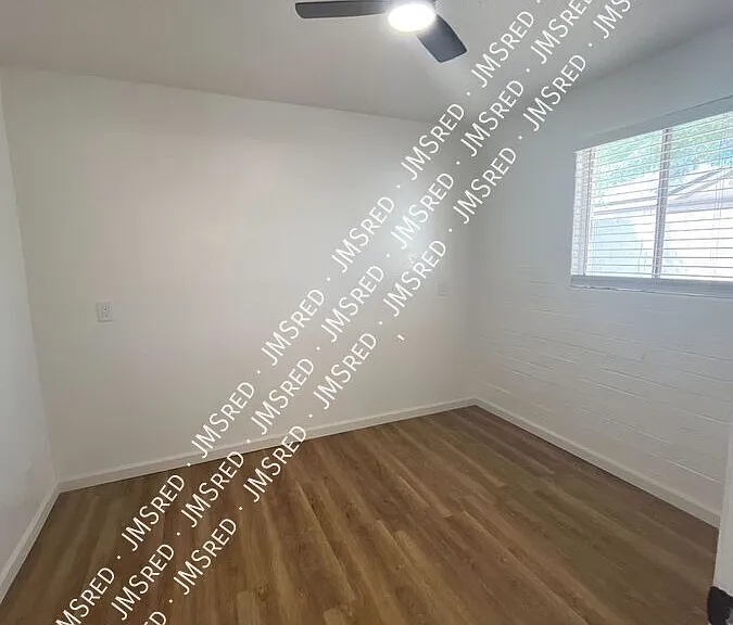 1433 S Kenneth Pl #8 — Photo 13