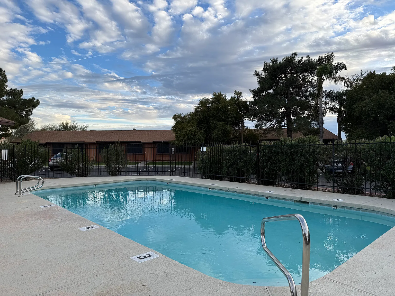 Grovers East — Photo 3