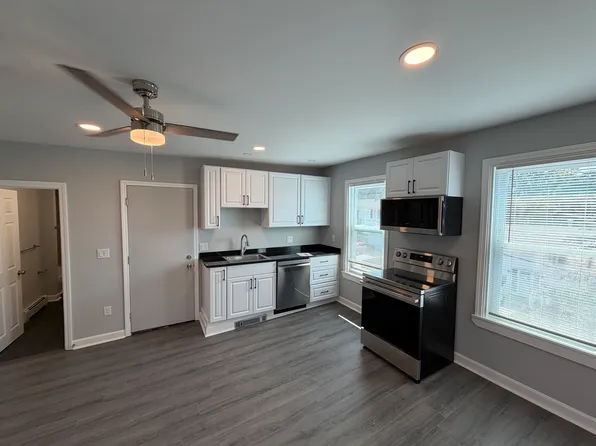 188 Division St #2F, Woonsocket, RI 02895