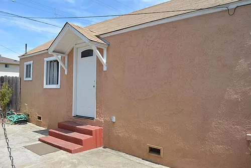 711 W Ocean Ave #B Photo 1