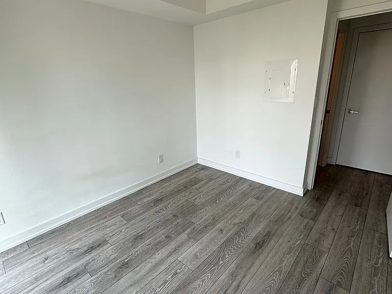 159 Wellesley St E #2010 — Photo 14