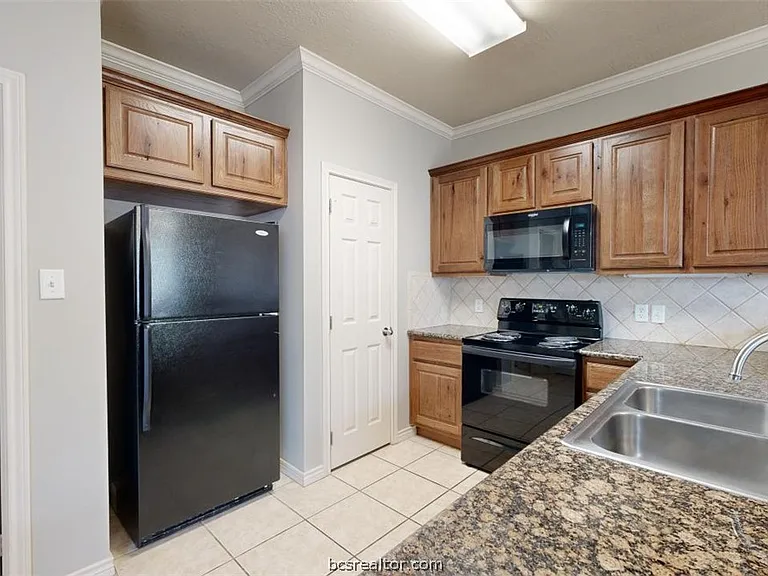 211 Forest Dr #C — Photo 8