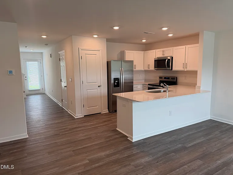 275 Rusling Leaf Dr — Photo 2