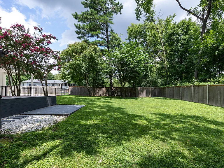 5004 Danby Dr — Photo 53