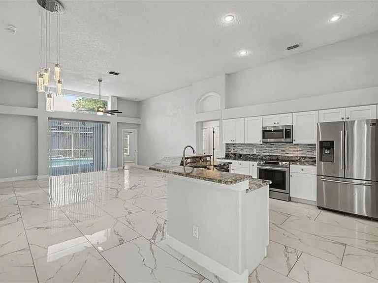 11504 Wellman Dr — Photo 13