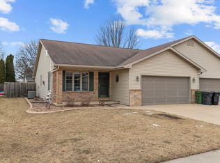 820 Doerfler Dr, Kimberly, WI 54136