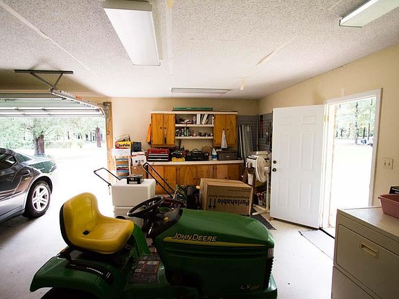 4th image of 1529 Woodchuck Ave