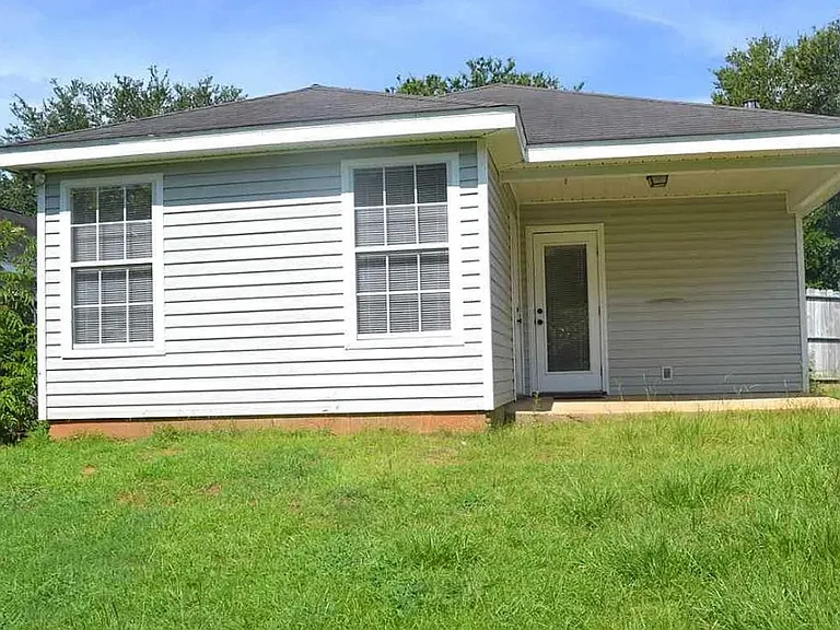 706 Crystal Wells Ct N — Photo 9