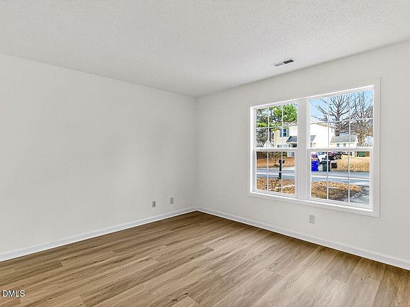 4th image of 509 Stratton Way