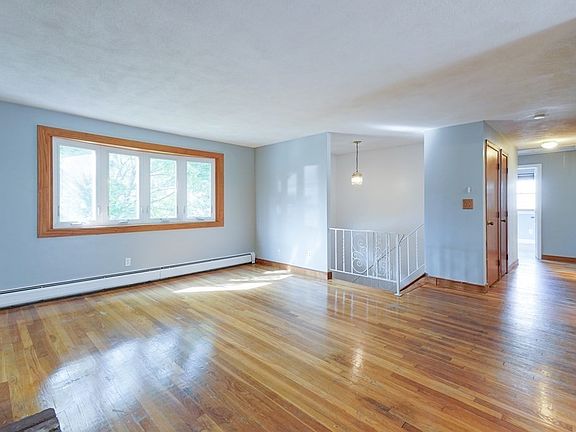 3rd image of 194 Bonham Rd