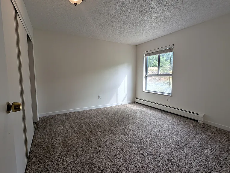 Autumn Ridge Apartments — Photo 12