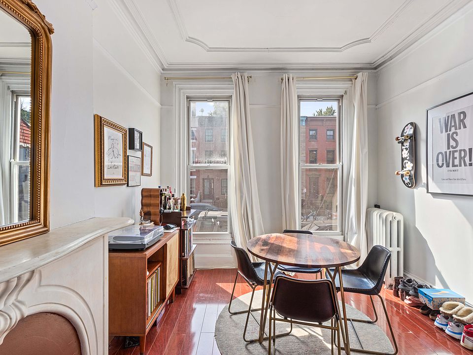 2nd image of 115 Ryerson St #2A