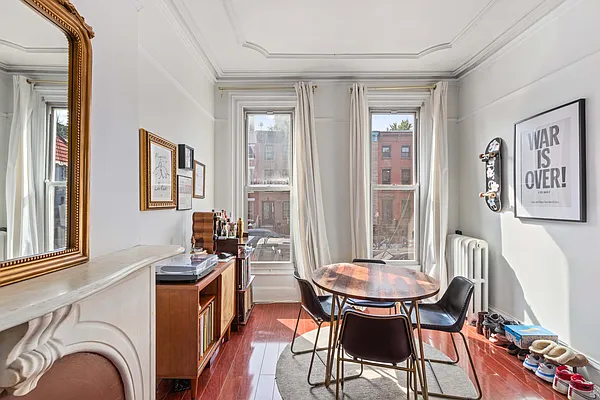 Rented by SERHANT. | media 6