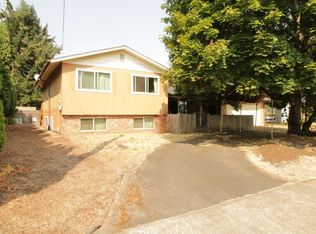 415 SW Chapman St, Sheridan, OR 97378