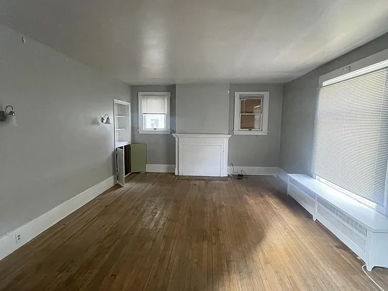 1859 10th Ave — Photo 2