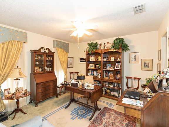 4th image of 3112 Janet Dr