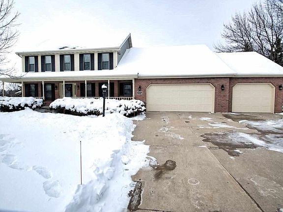 2nd image of 957 Evergreen Ln