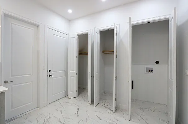 Rented by Ariel Property Advisors | media 6