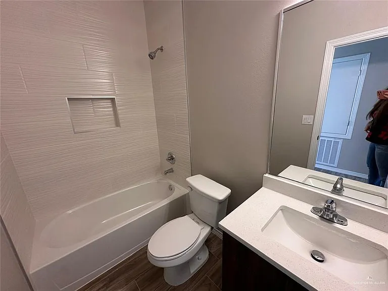 4004 Walnut Ave #3 — Photo 12
