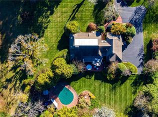 6 Apple Tree Ln, Barrington, RI 02806