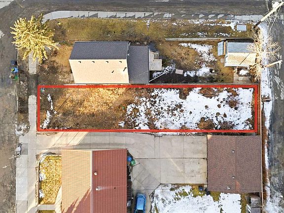 2nd image of 68 7th St NE