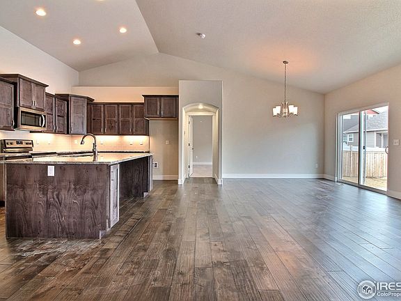 5th image of 4129 Carrara St