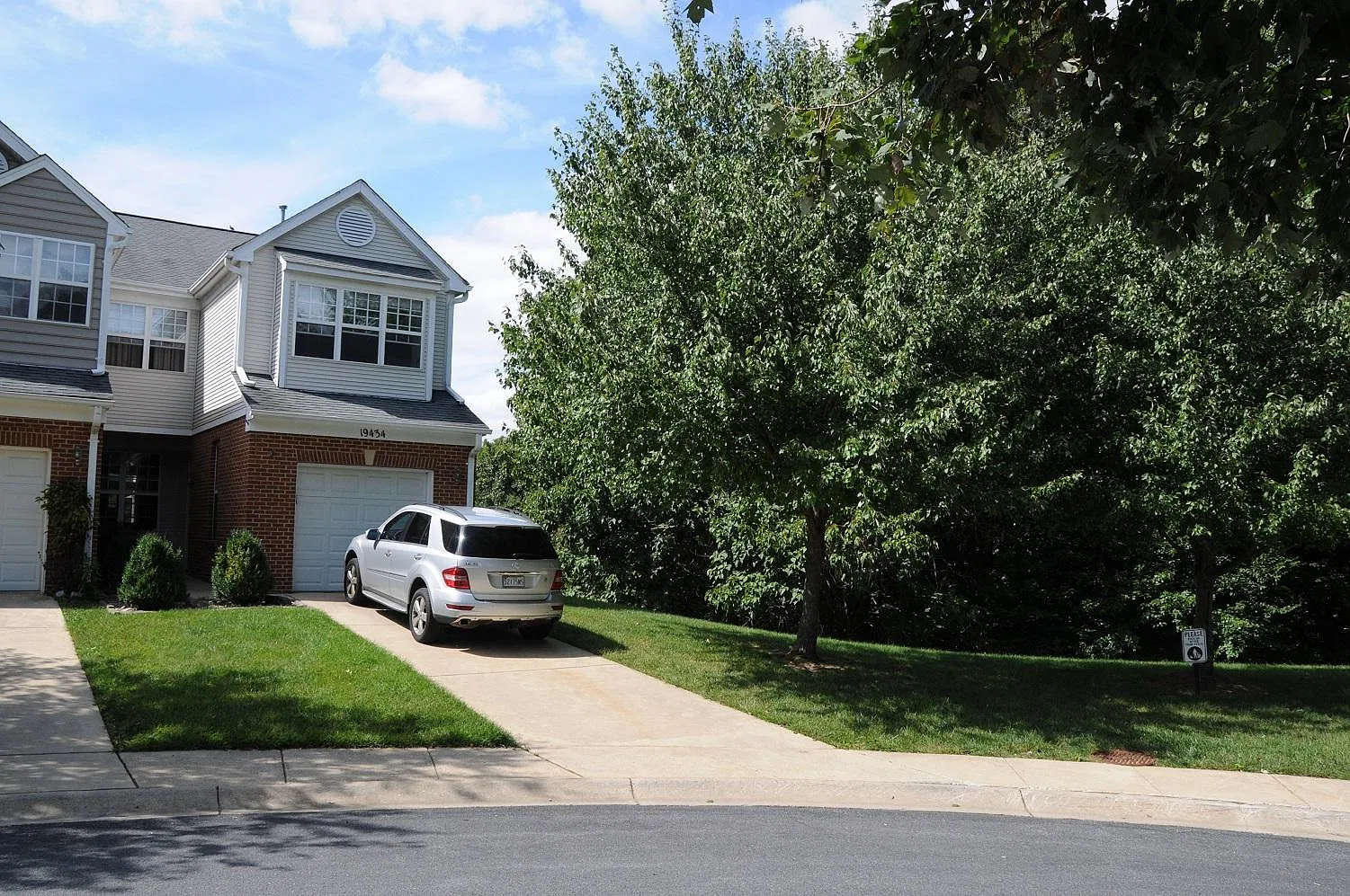 3 bed, 2500 sqft, $2,700 — Photo 1