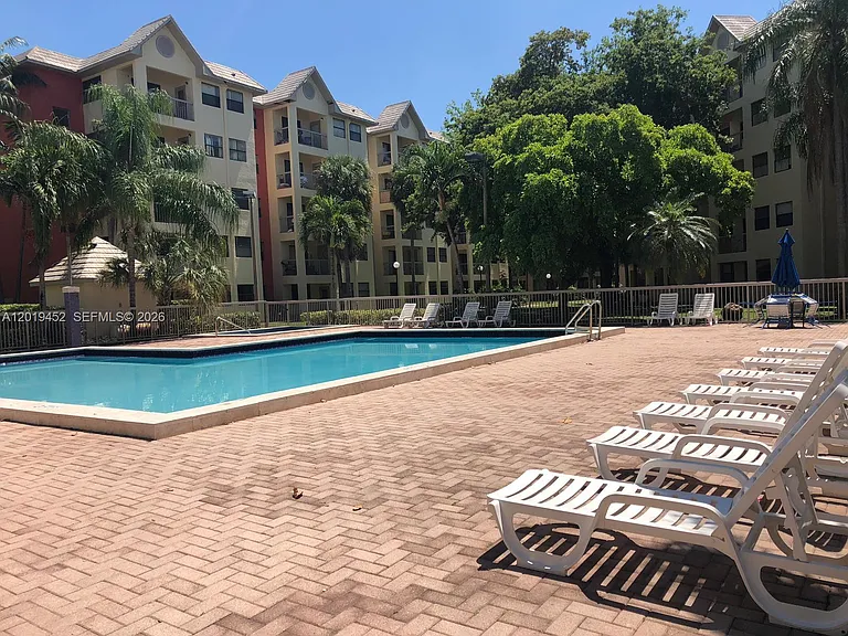 8245 Lake Dr #204 — Photo 9