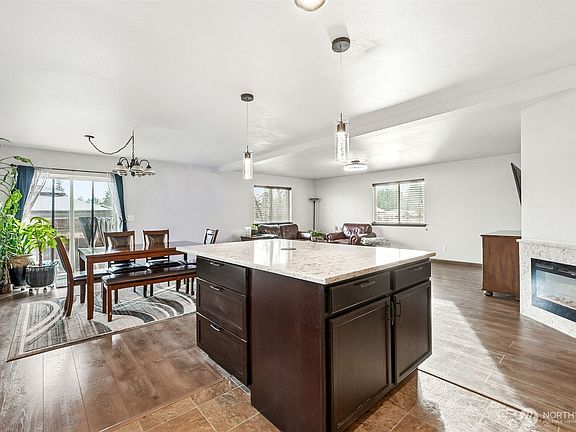 4th image of 20509 5th Avenue Ct E