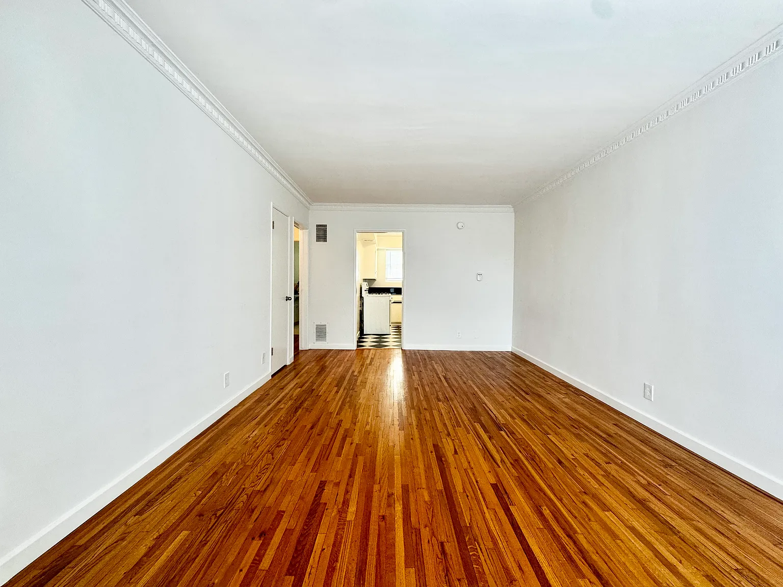 1 bed, 500 sqft, $1,750 — Photo 3
