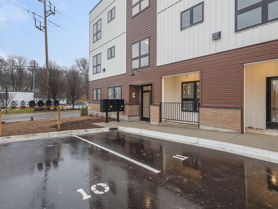 1st image of 255 Bradford St NE APT 17