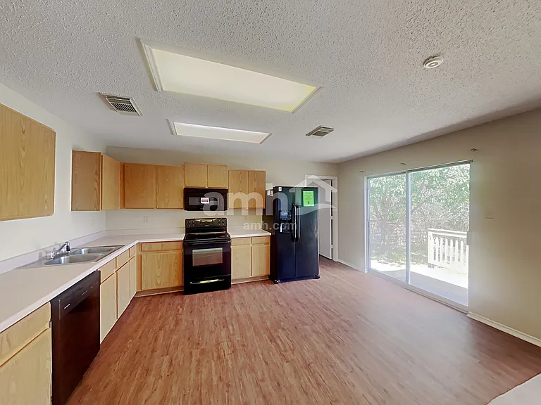 7310 Cortland Crk — Photo 3