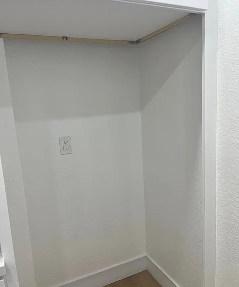 Stone Creek Apartments — Photo 32