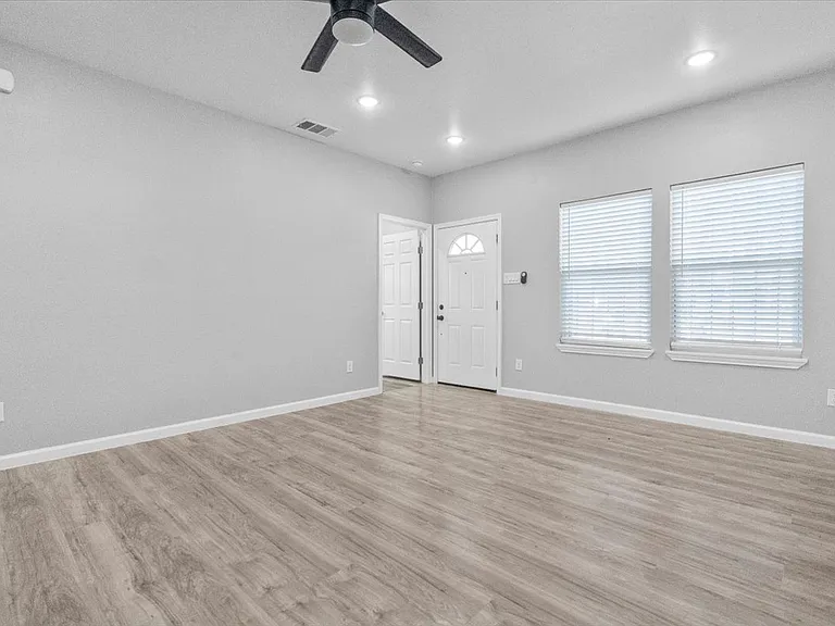 3512 Hamilton Ave — Photo 7